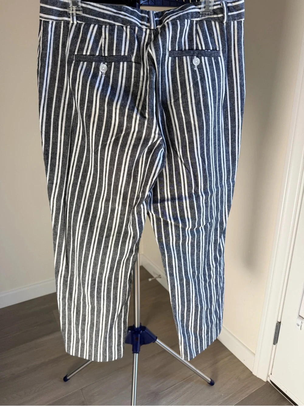 Banana Republic Linen Cotton Black White Stripe Cropped Pants size 8